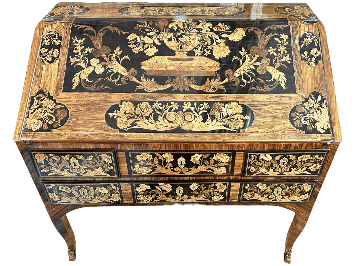 Après restauration. Bureau d'époque Louis XV Après restauration. Bureau d'époque Louis XV